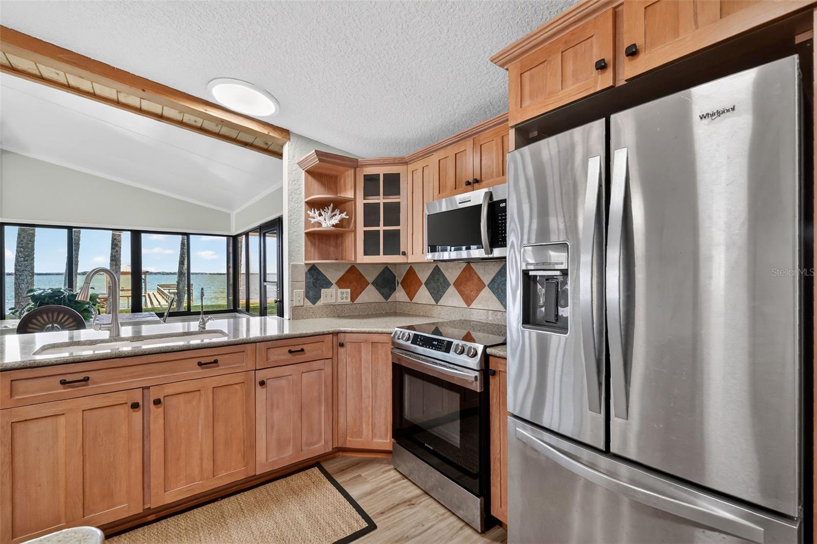 KINGS PENINSULA - Residential