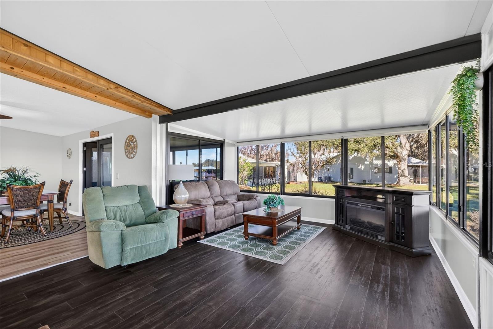 KINGS PENINSULA - Residential