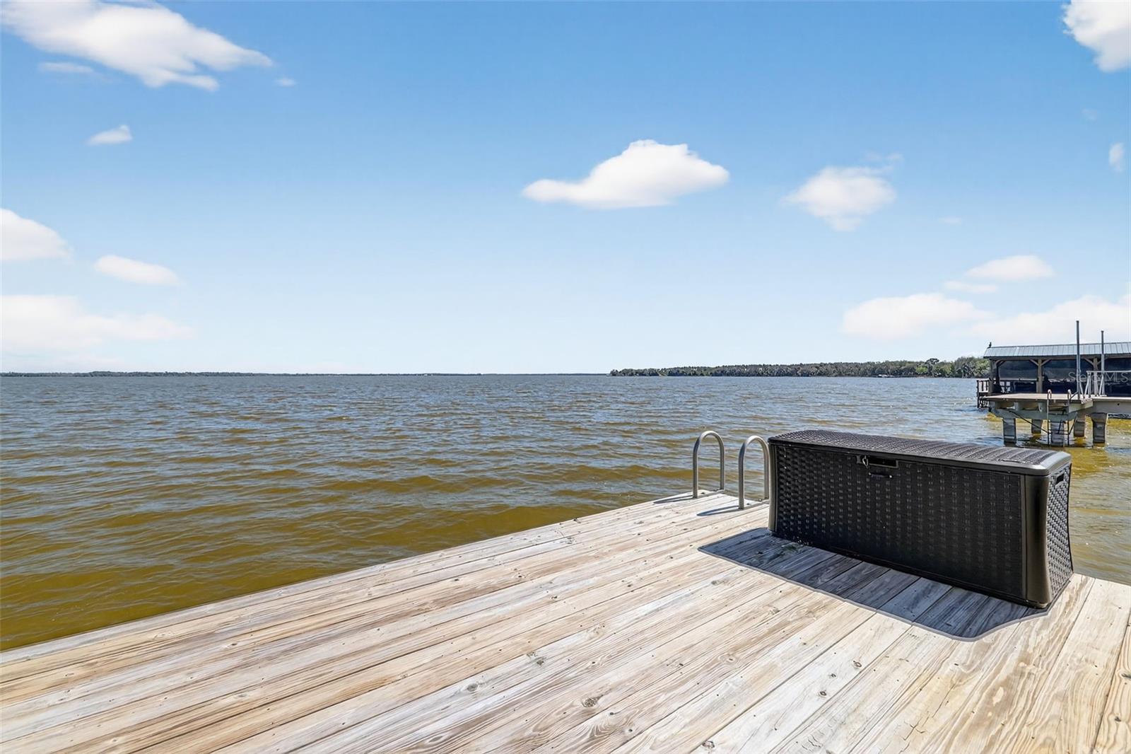 KINGS PENINSULA - Residential