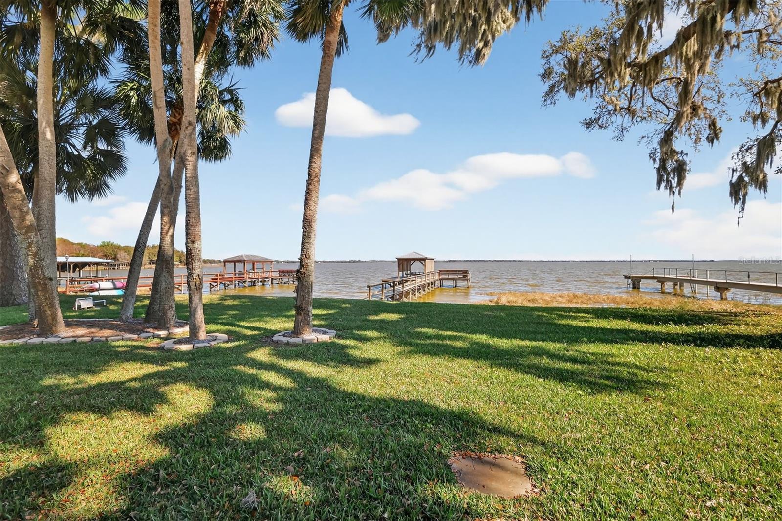 KINGS PENINSULA - Residential