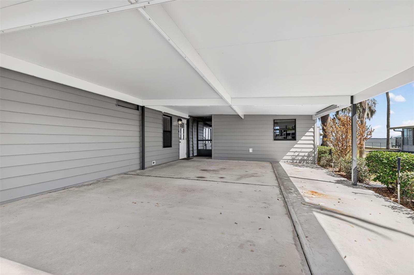 KINGS PENINSULA - Residential