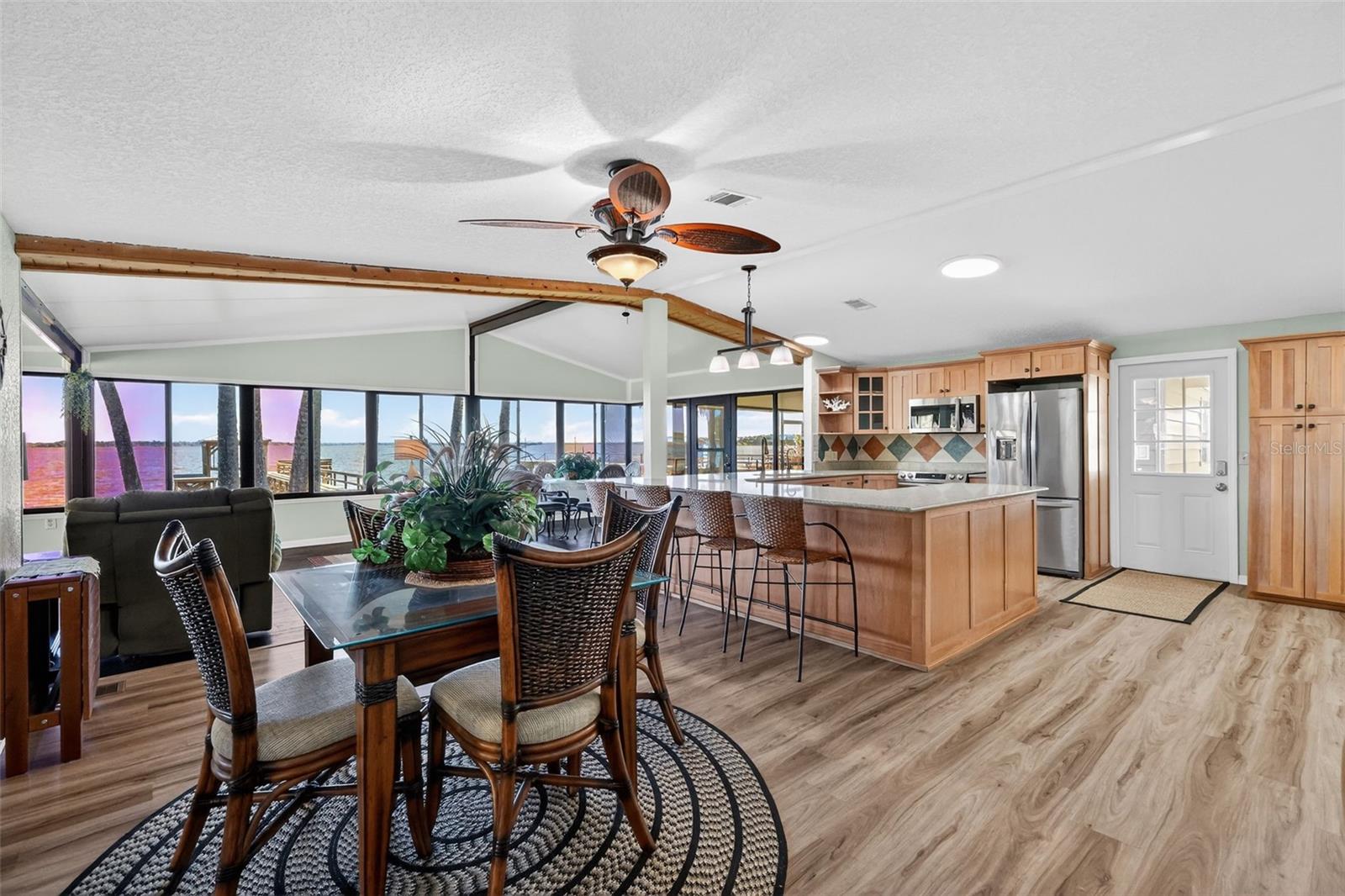 KINGS PENINSULA - Residential