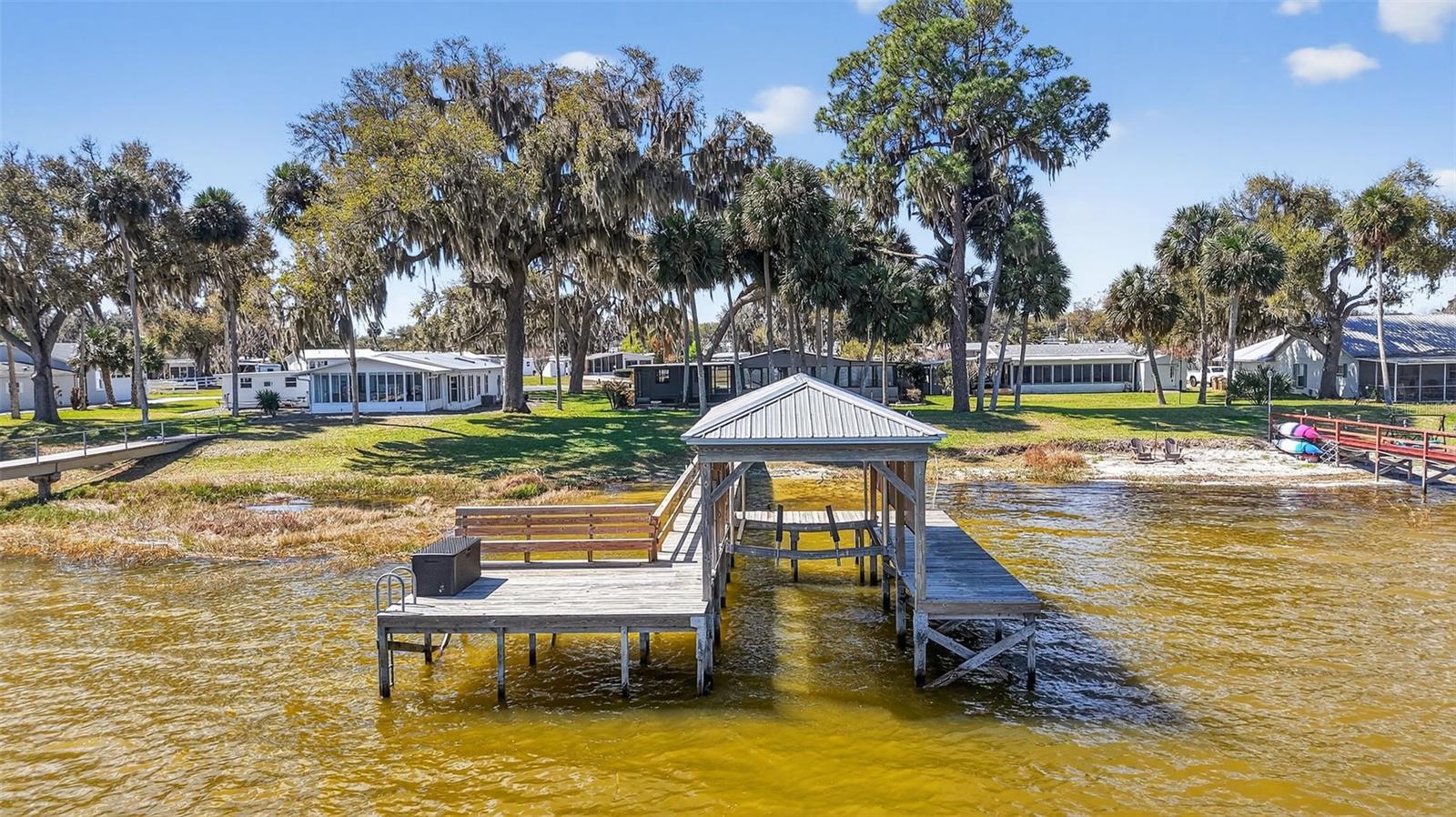 KINGS PENINSULA - Residential