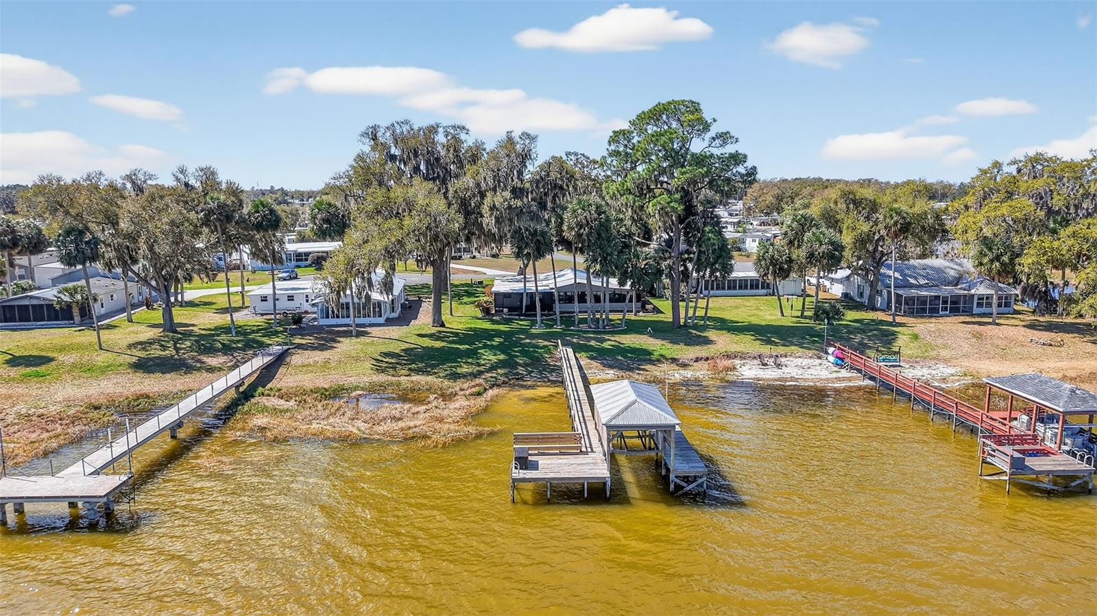 KINGS PENINSULA - Residential