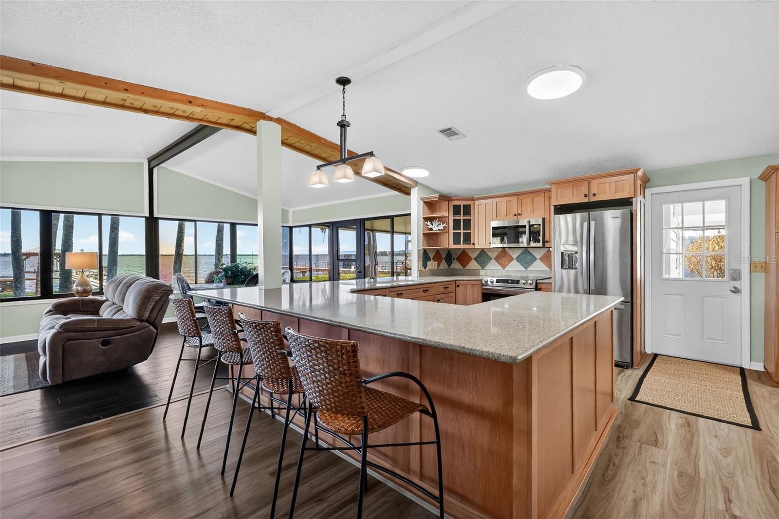 KINGS PENINSULA - Residential