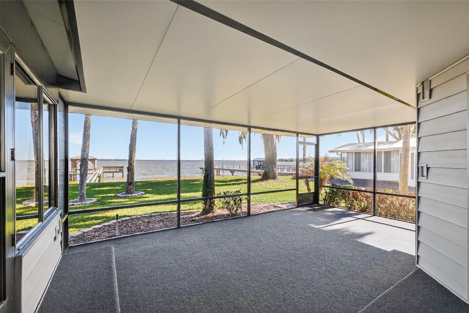 KINGS PENINSULA - Residential