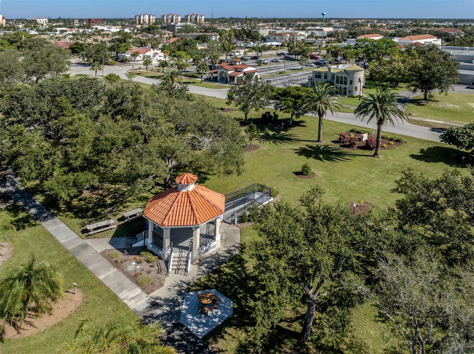 VENEZIA PARK SEC OF VENICE - Residential