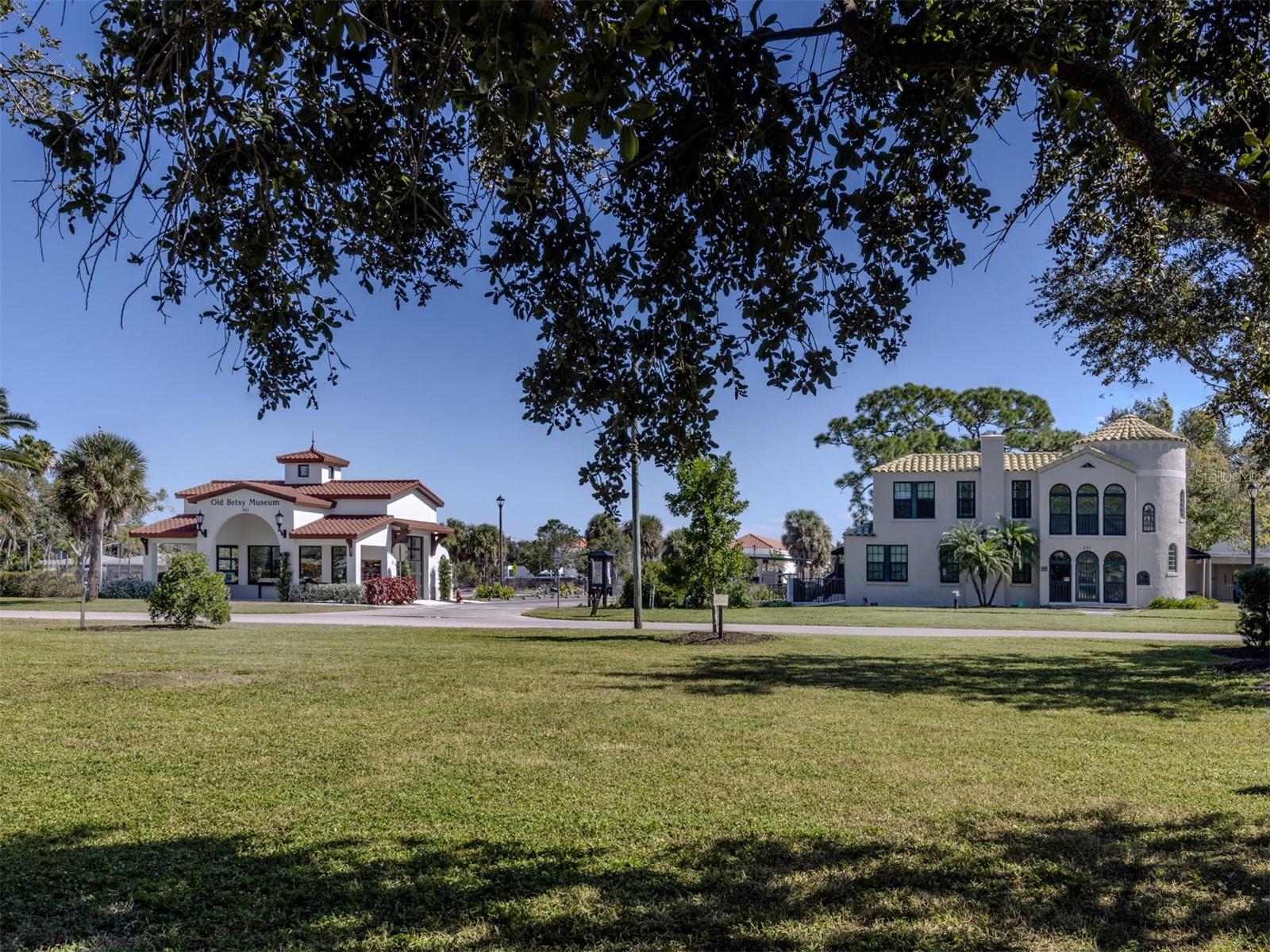 VENEZIA PARK SEC OF VENICE - Residential