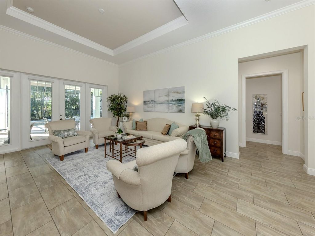 Photo of 332 Pensacola Road, Venice, FL 34285 (MLS # N6142219)