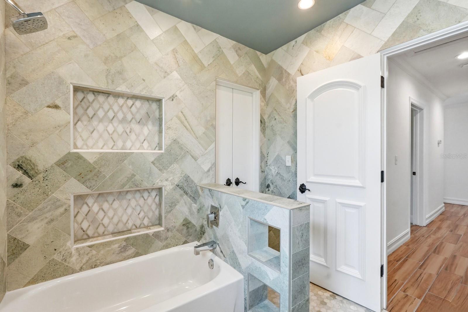 OCEAN GRVS - Residential