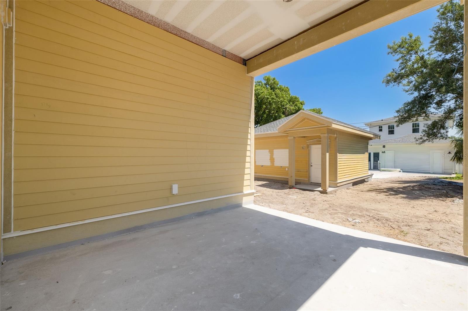 CRESTMONT - Residential