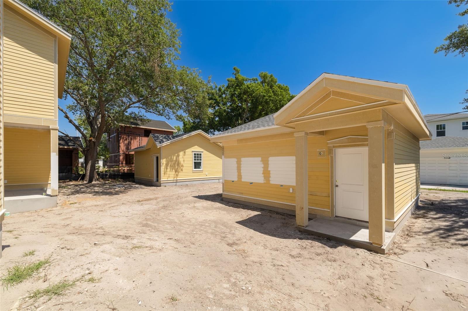 CRESTMONT - Residential
