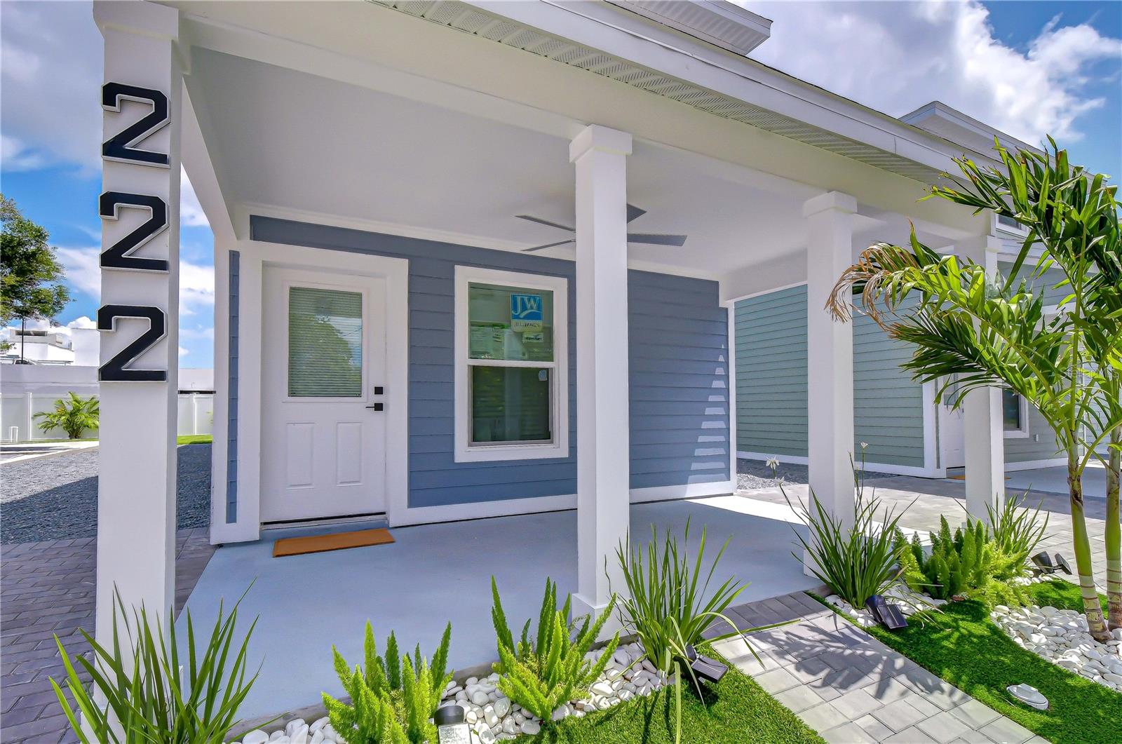 222 8TH AVENUE DRIVE W