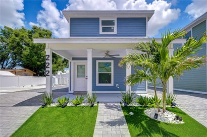 222 8TH AVENUE DRIVE W BRADENTON FL 34205