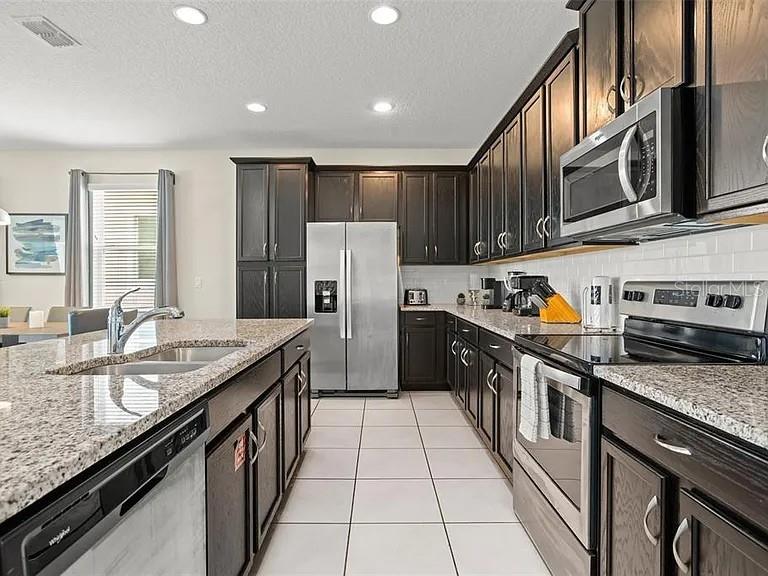 1521 CAREY PALM CIRCLE