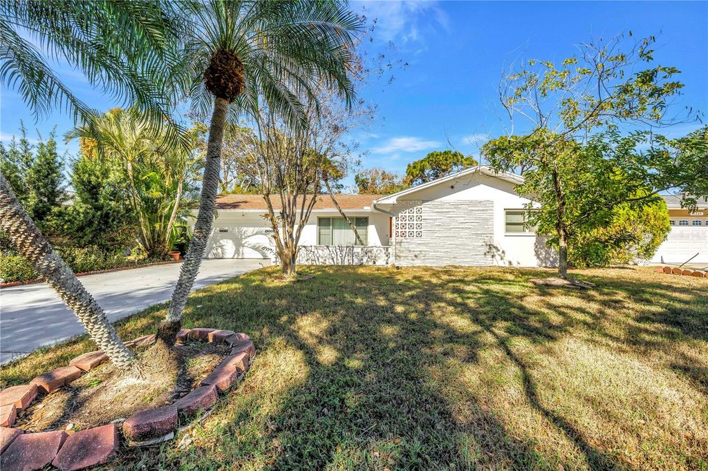 Photo of 11343 87th Avenue, Seminole, FL 33772 (MLS # TB8459594)