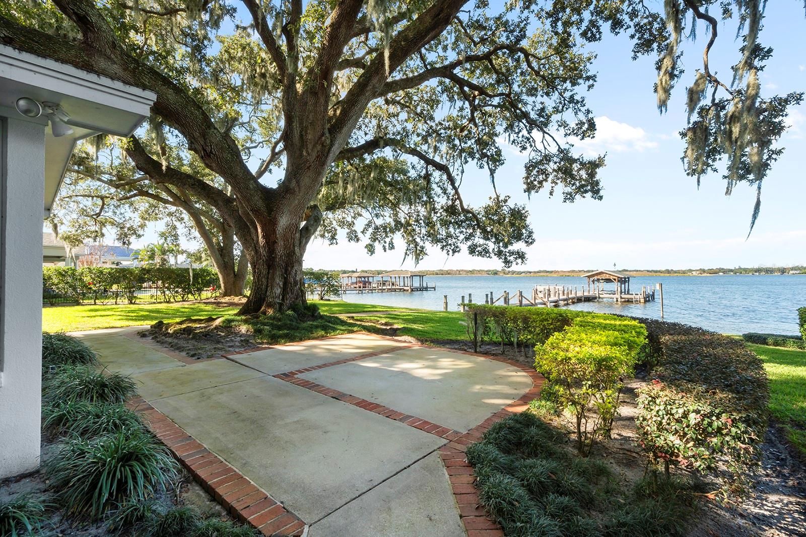 LAKE CONWAY ESTATES - Residential