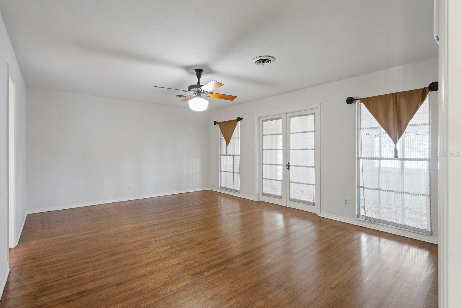 LAKE CONWAY ESTATES - Residential