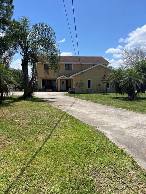 Photo of 915 Hillside Court S, Winter Haven, FL 33881 (MLS # O6428179)