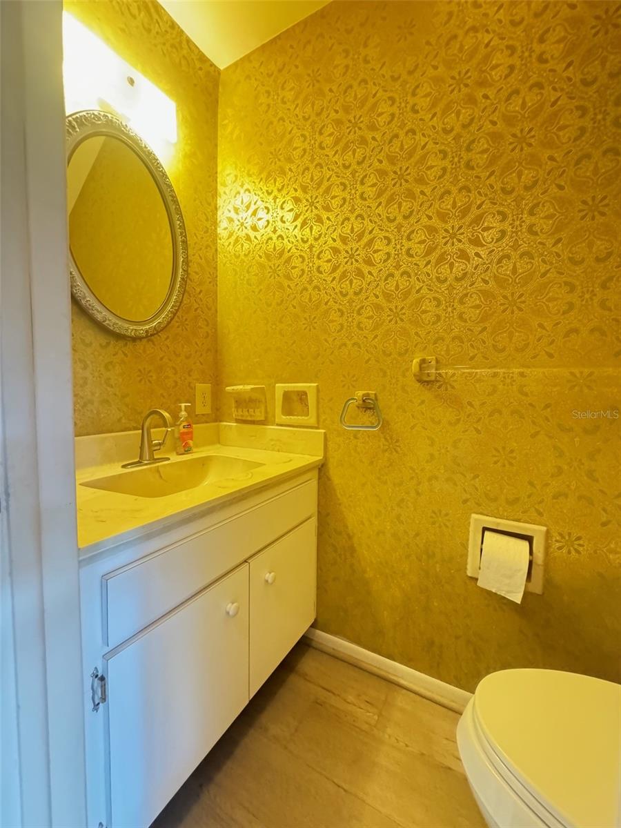 FAIRWAY OAKS - Residential Lease