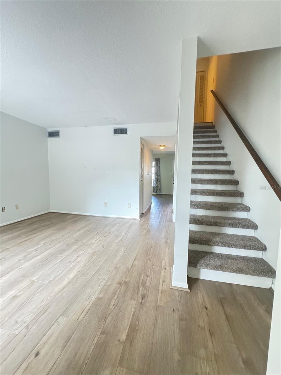 FAIRWAY OAKS - Residential Lease