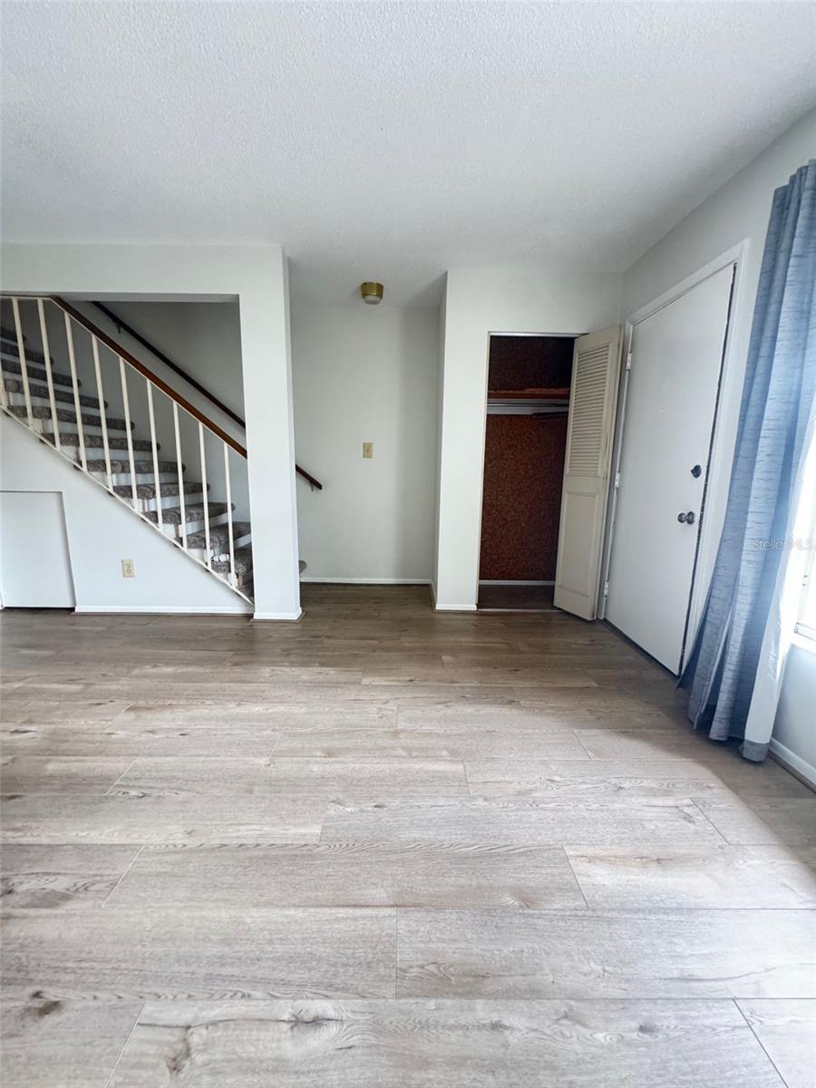 FAIRWAY OAKS - Residential Lease