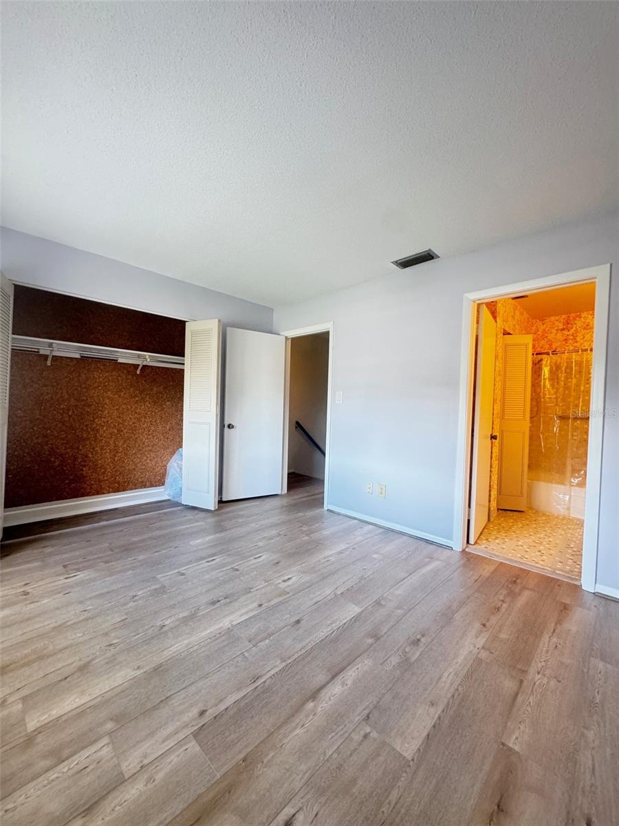 FAIRWAY OAKS - Residential Lease