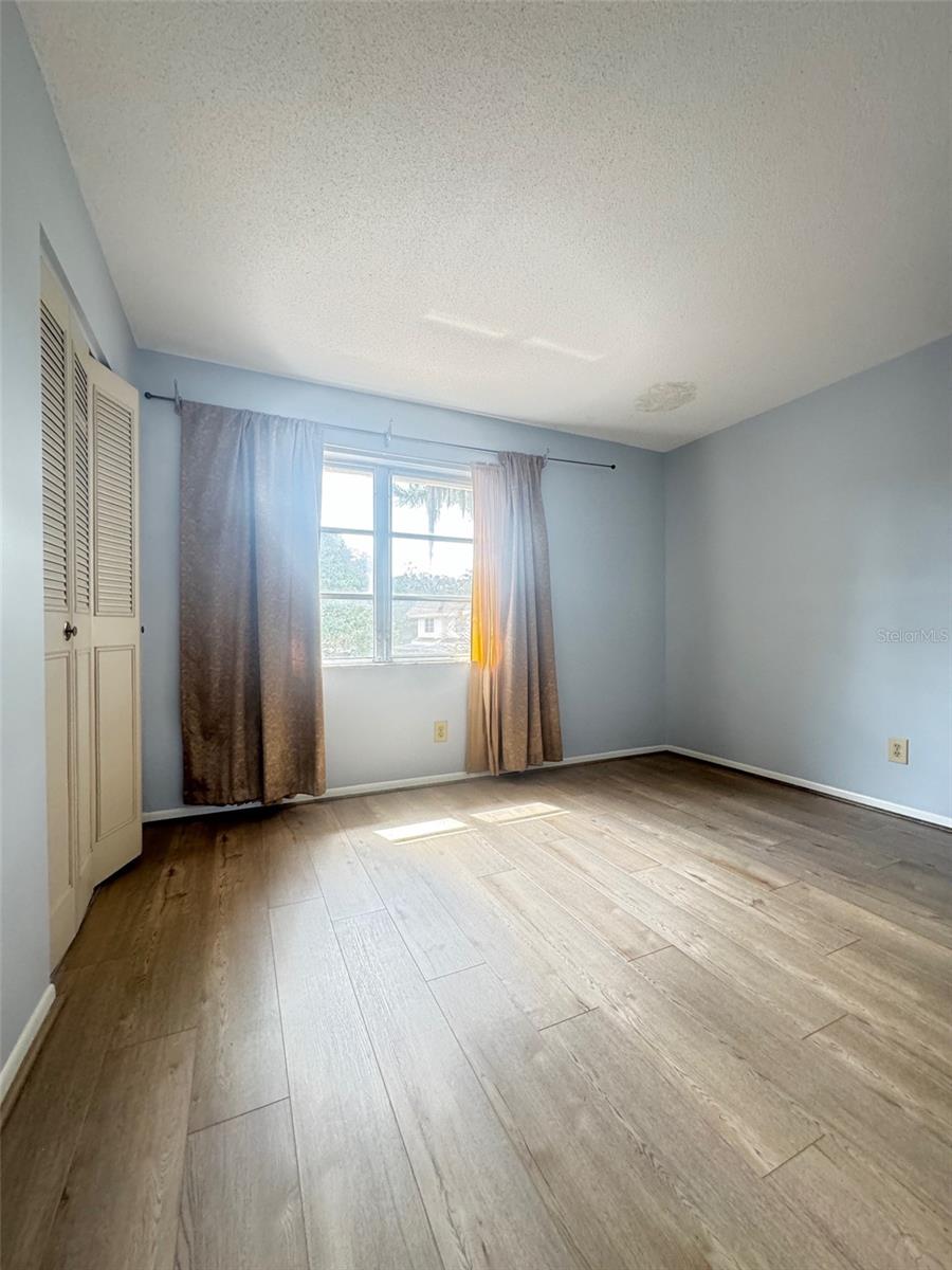 FAIRWAY OAKS - Residential Lease