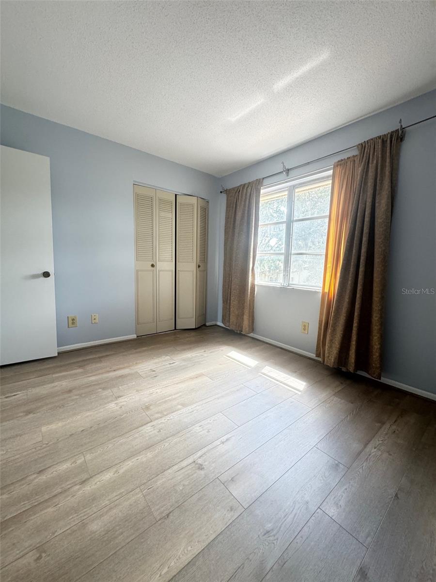 FAIRWAY OAKS - Residential Lease