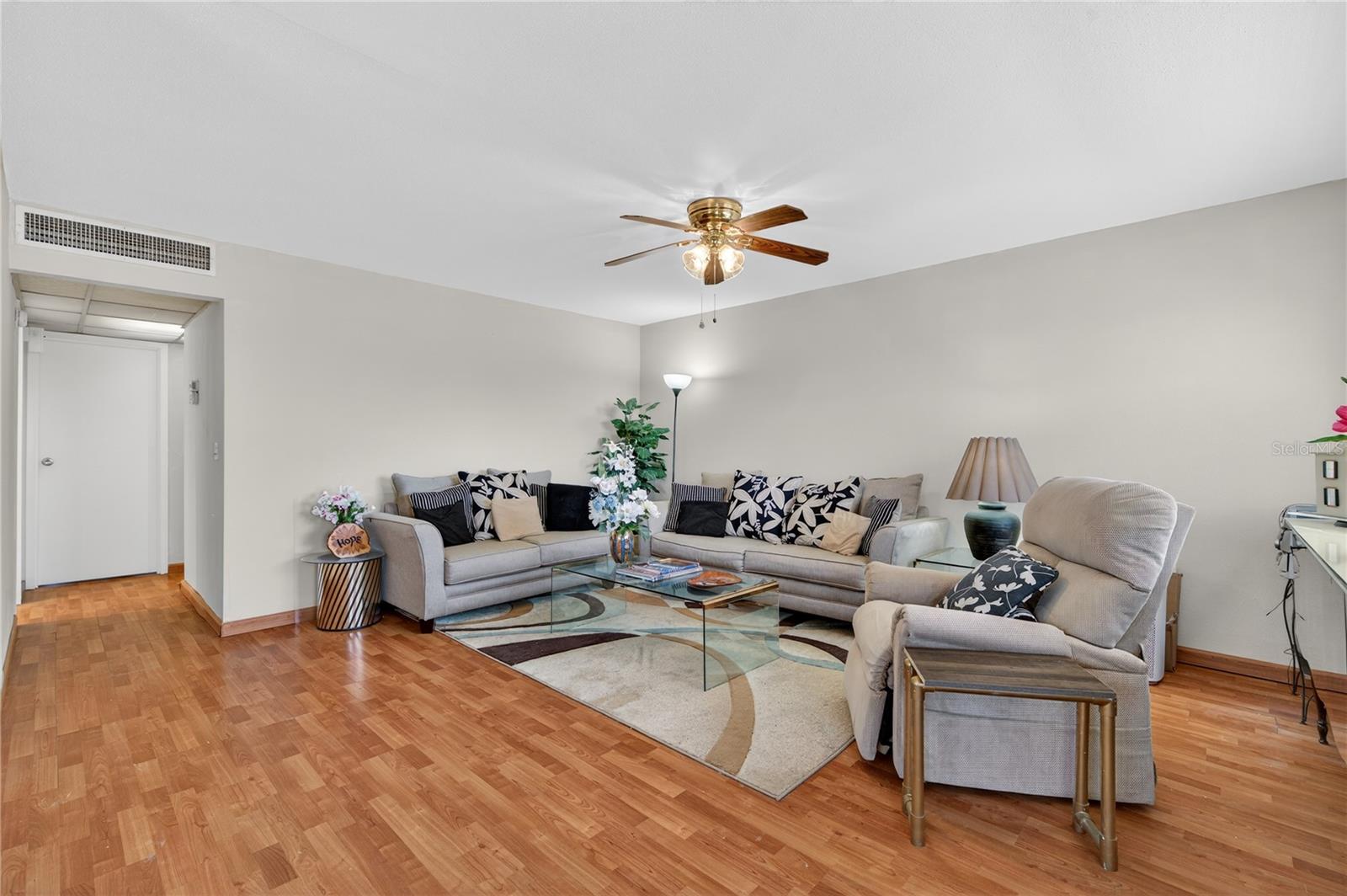 201 BEDFORD TRAIL F121