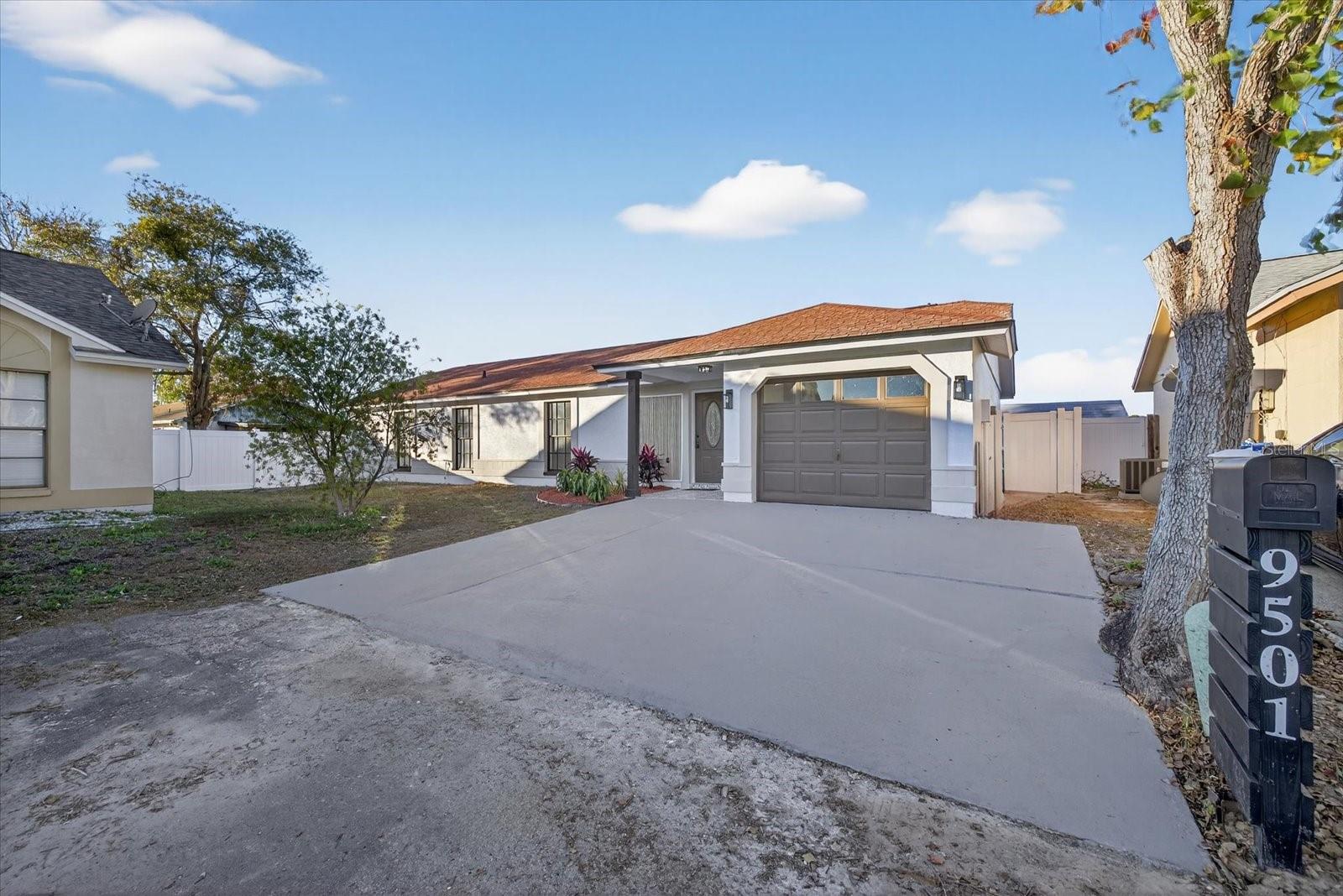 9501 DRAKEMILL COURT