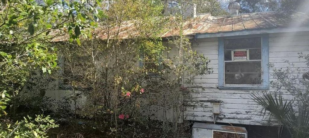 Photo of 2144 Lisa Dare Drive, Leesburg, FL 34748 (MLS # O6345770)