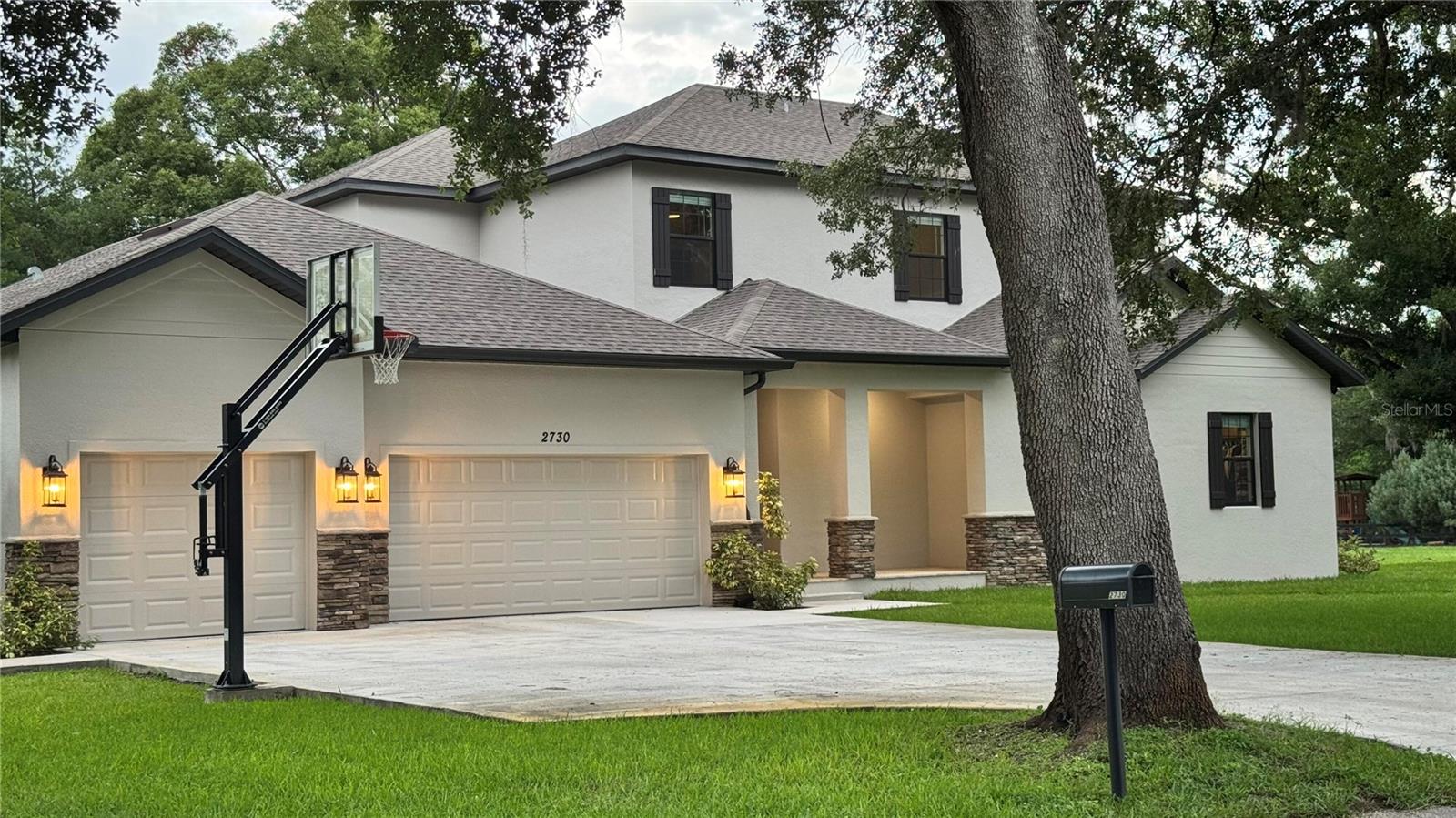 OAKS AT LIVINGSTON - Residential