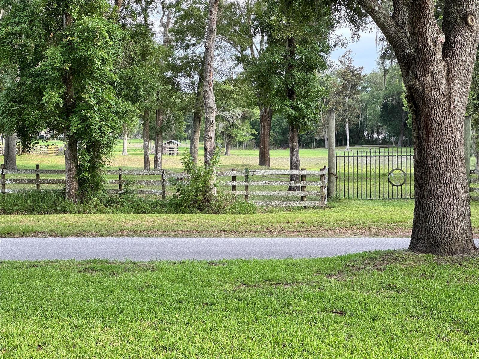OAKS AT LIVINGSTON - Residential