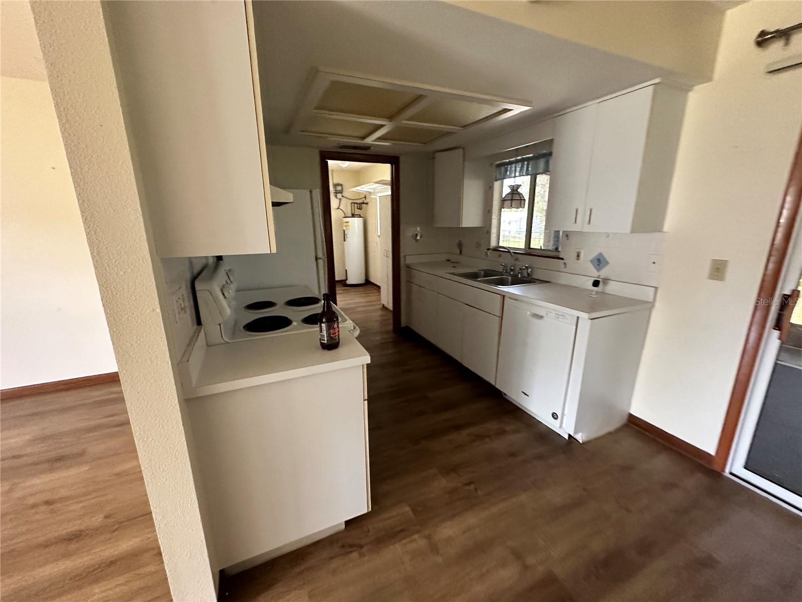 PALM CAY UN 02 - Residential Lease