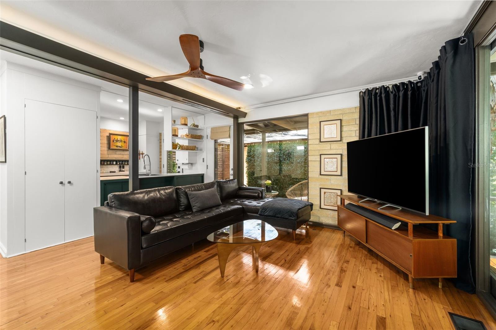 CREEKSIDE - Residential