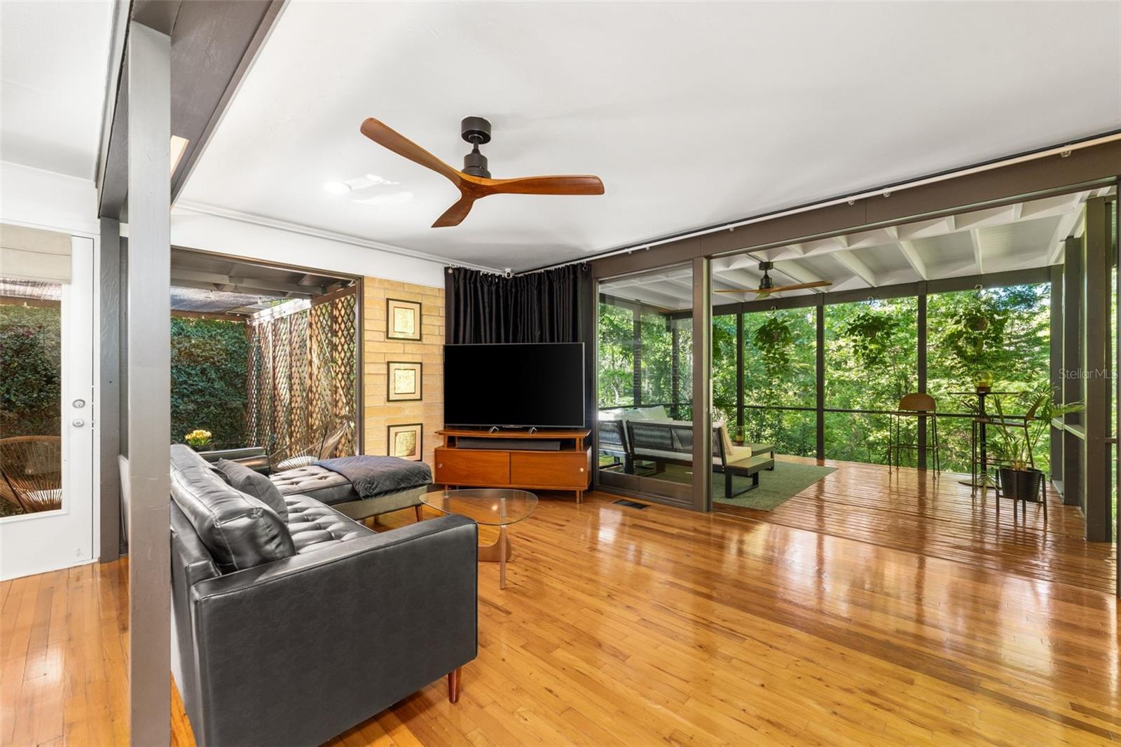 CREEKSIDE - Residential