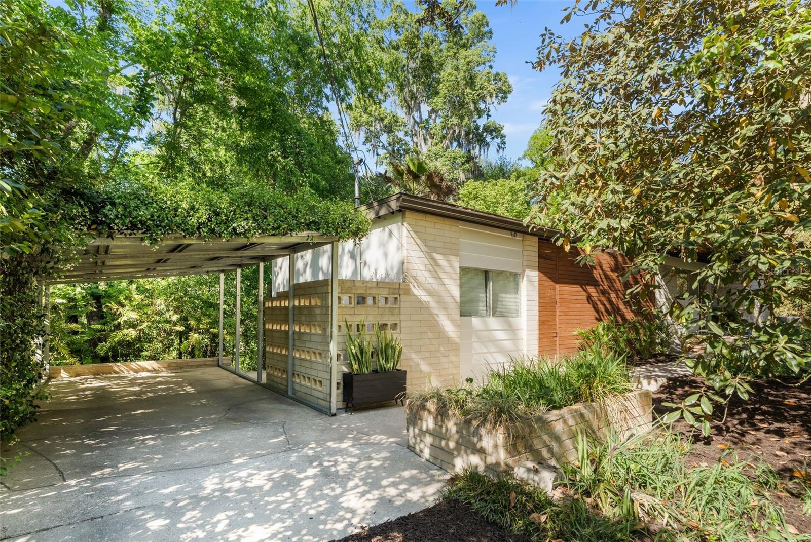 CREEKSIDE - Residential