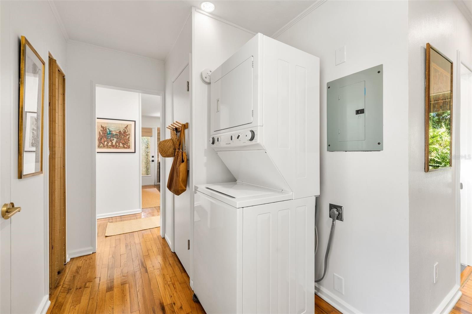 CREEKSIDE - Residential