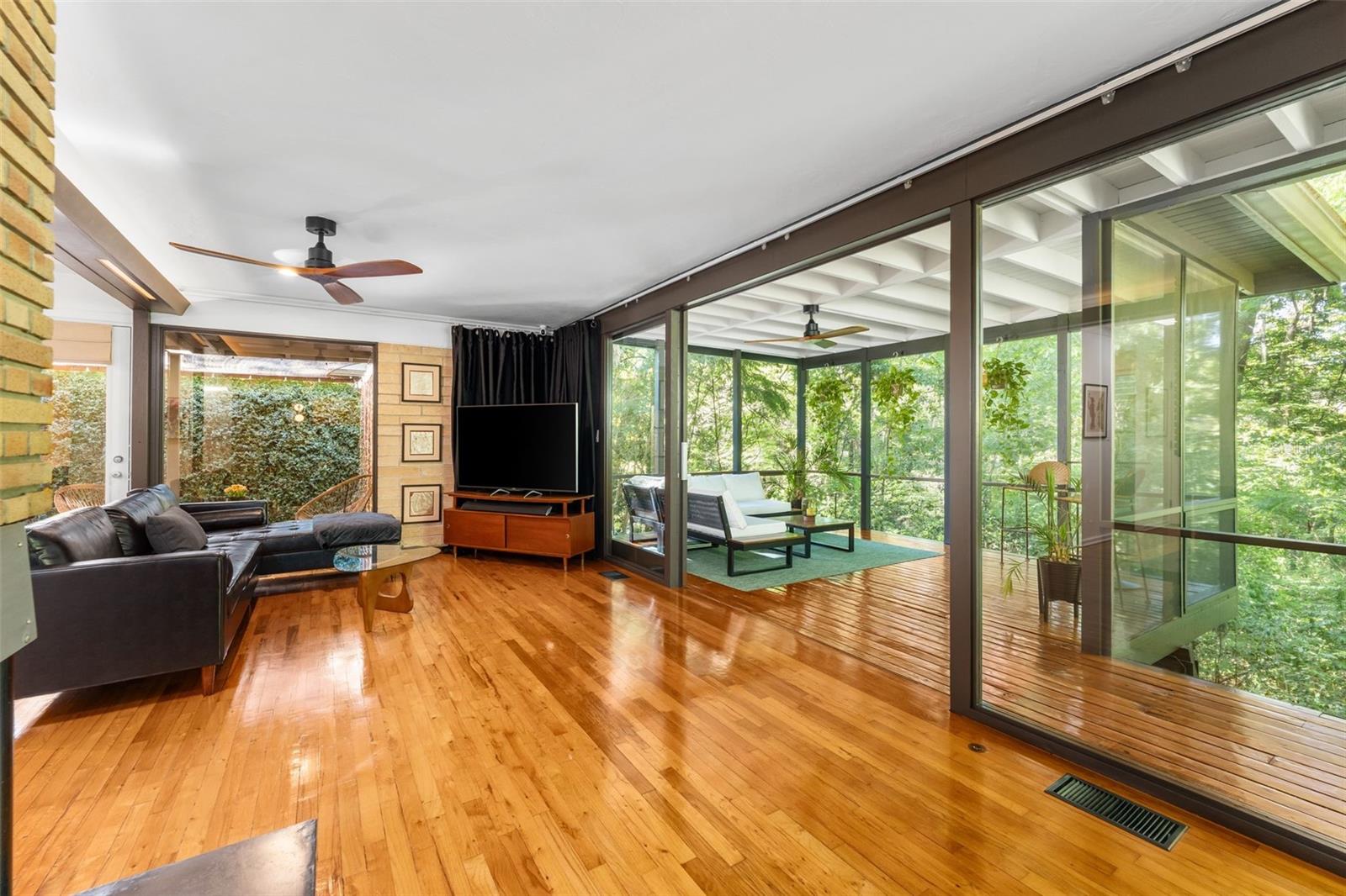 CREEKSIDE - Residential