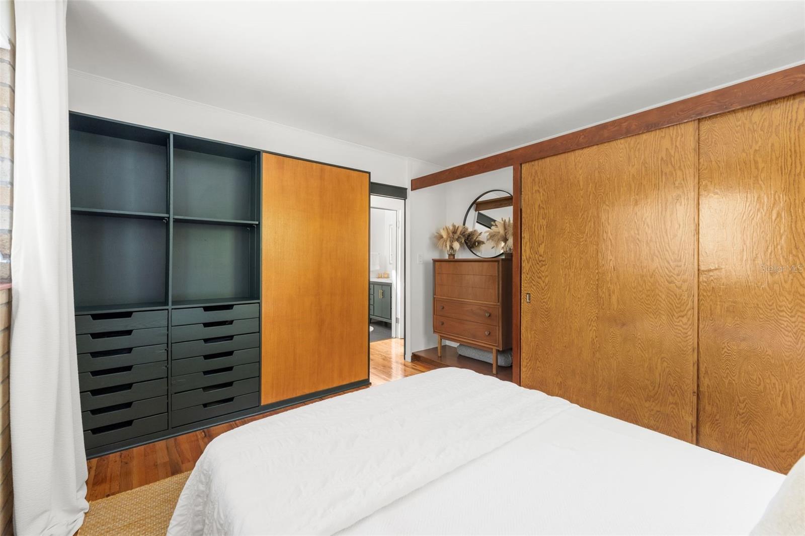 CREEKSIDE - Residential