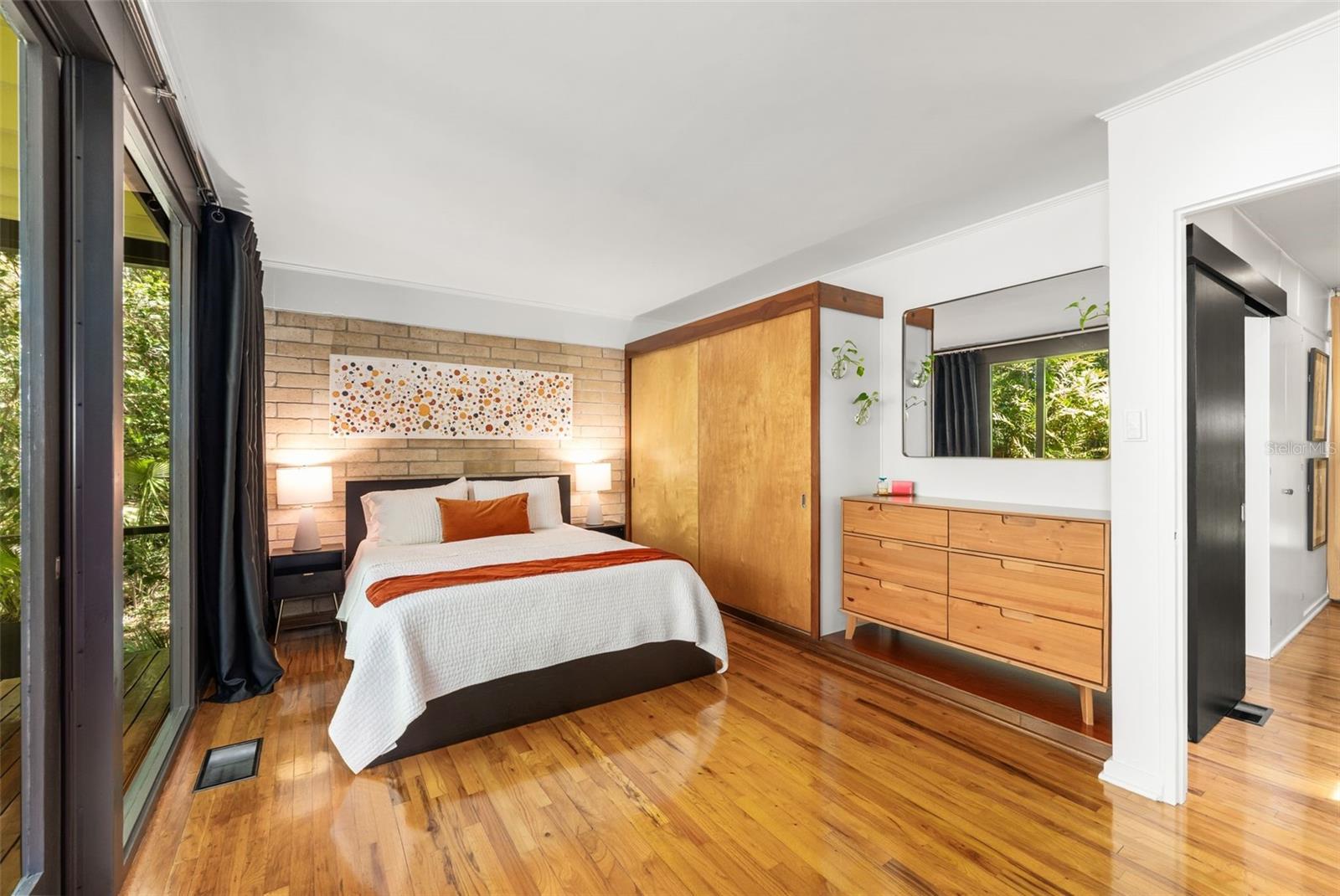 CREEKSIDE - Residential