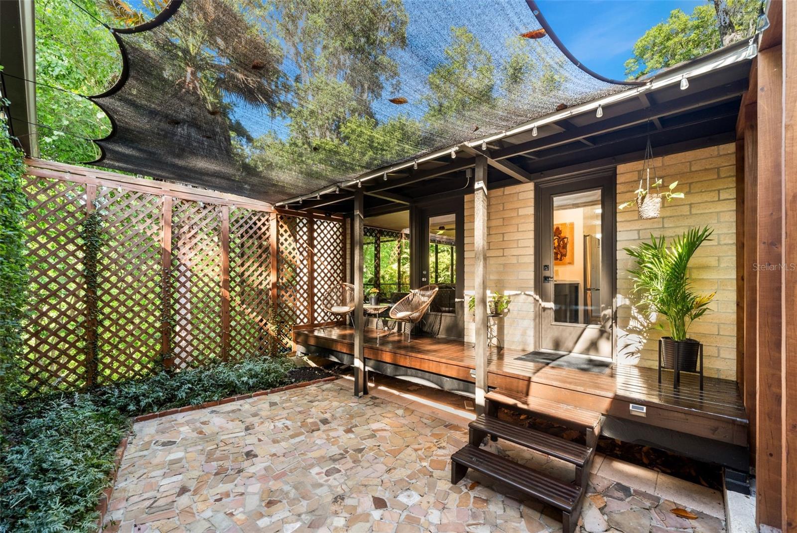 CREEKSIDE - Residential