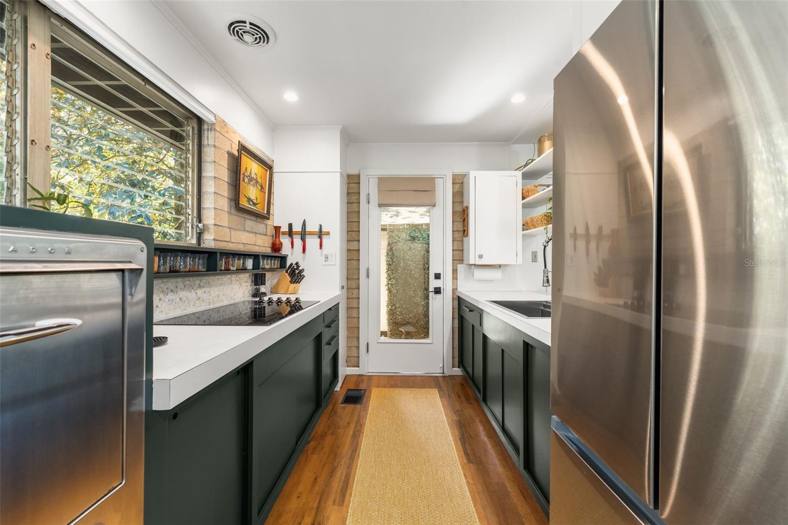 CREEKSIDE - Residential