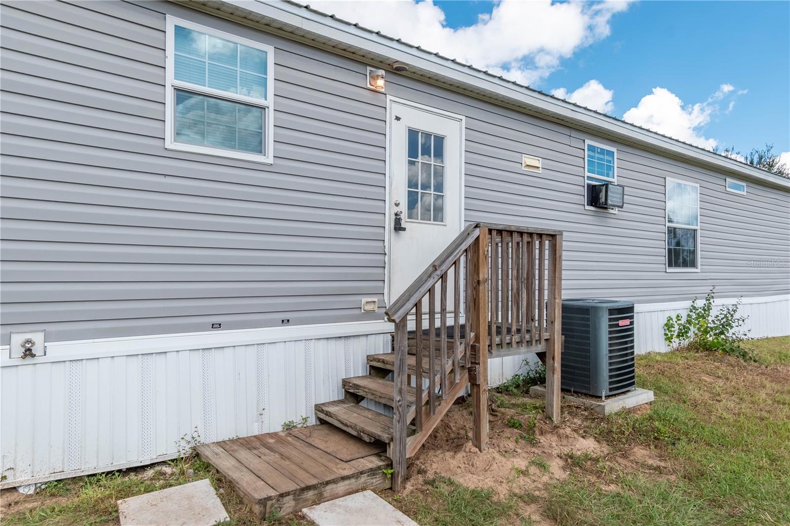 TWIN LAKES RANCHETTES - Residential