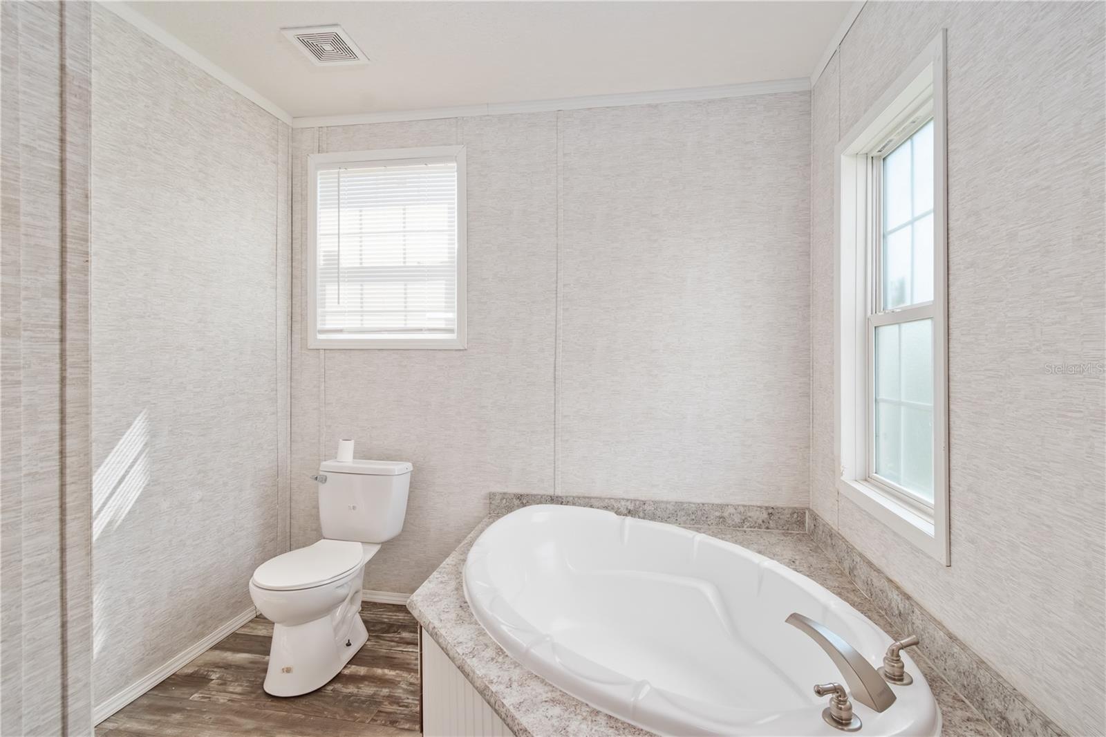 TWIN LAKES RANCHETTES - Residential