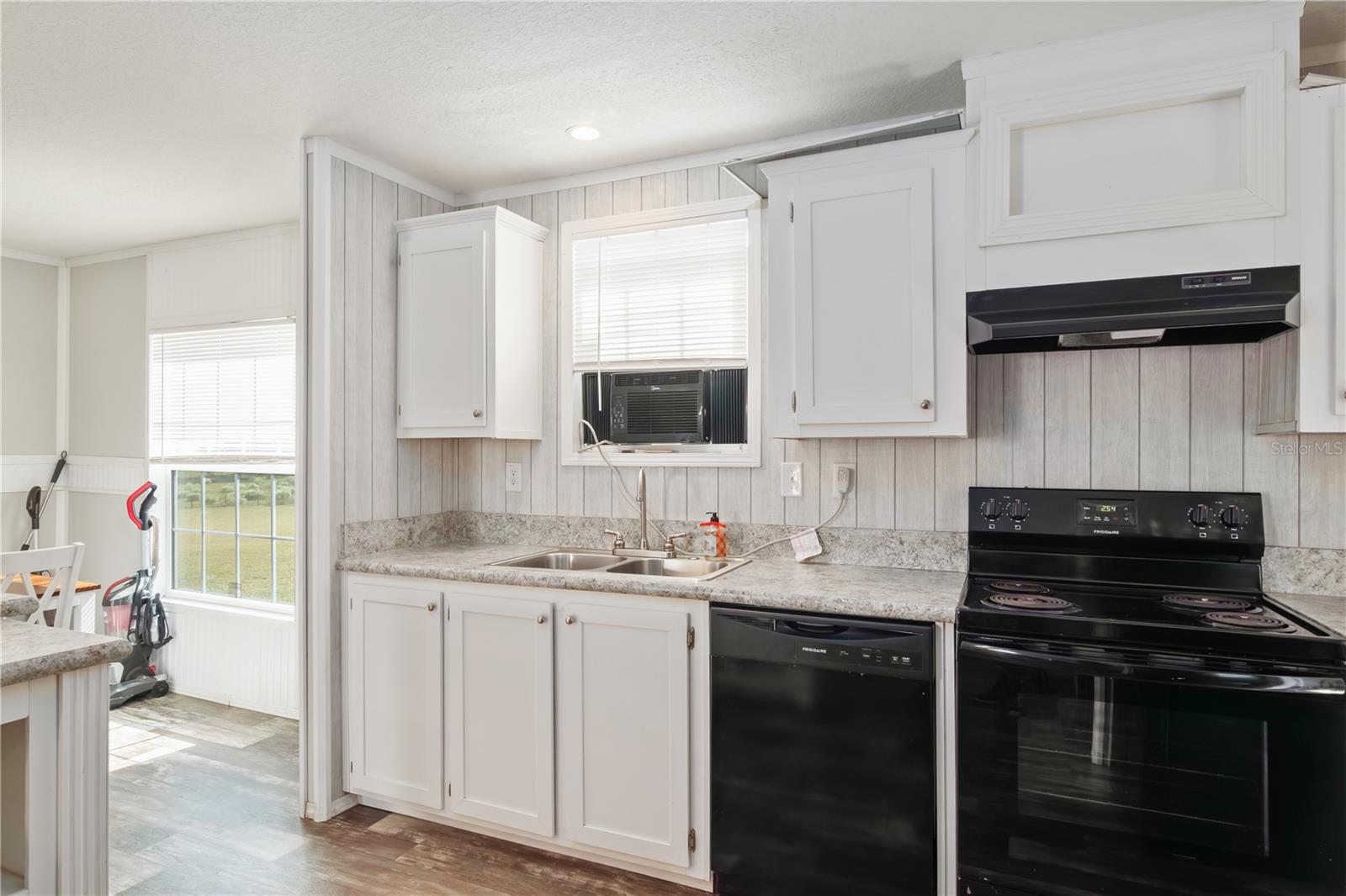 TWIN LAKES RANCHETTES - Residential