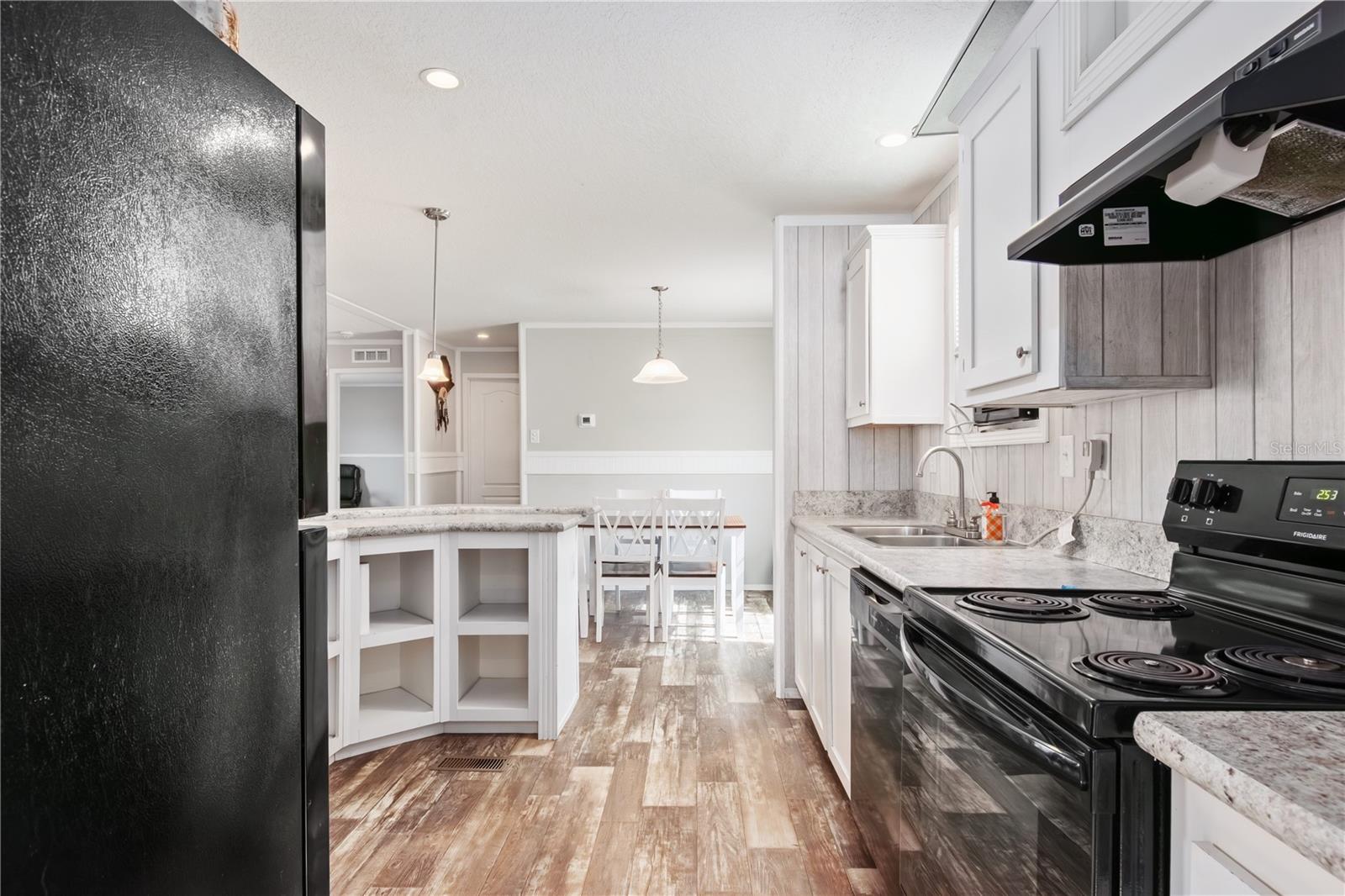 TWIN LAKES RANCHETTES - Residential