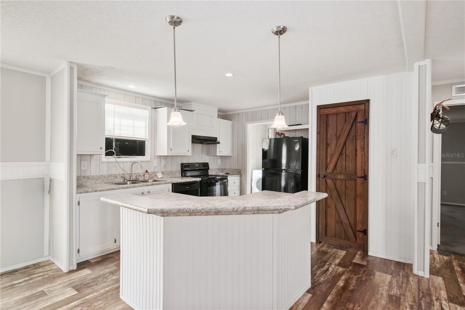 TWIN LAKES RANCHETTES - Residential