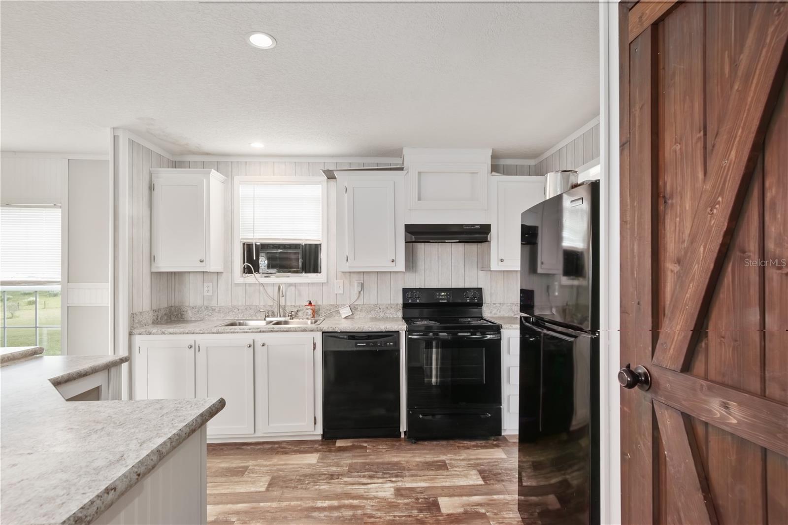 TWIN LAKES RANCHETTES - Residential